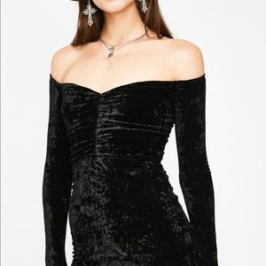 Dollskill Off the shoulder black velvet dress